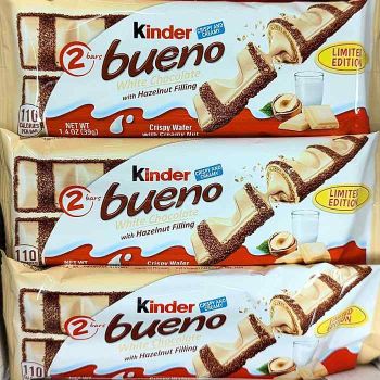 Kinder Bueno Bar: White Chocolate with Hazelnut Filling